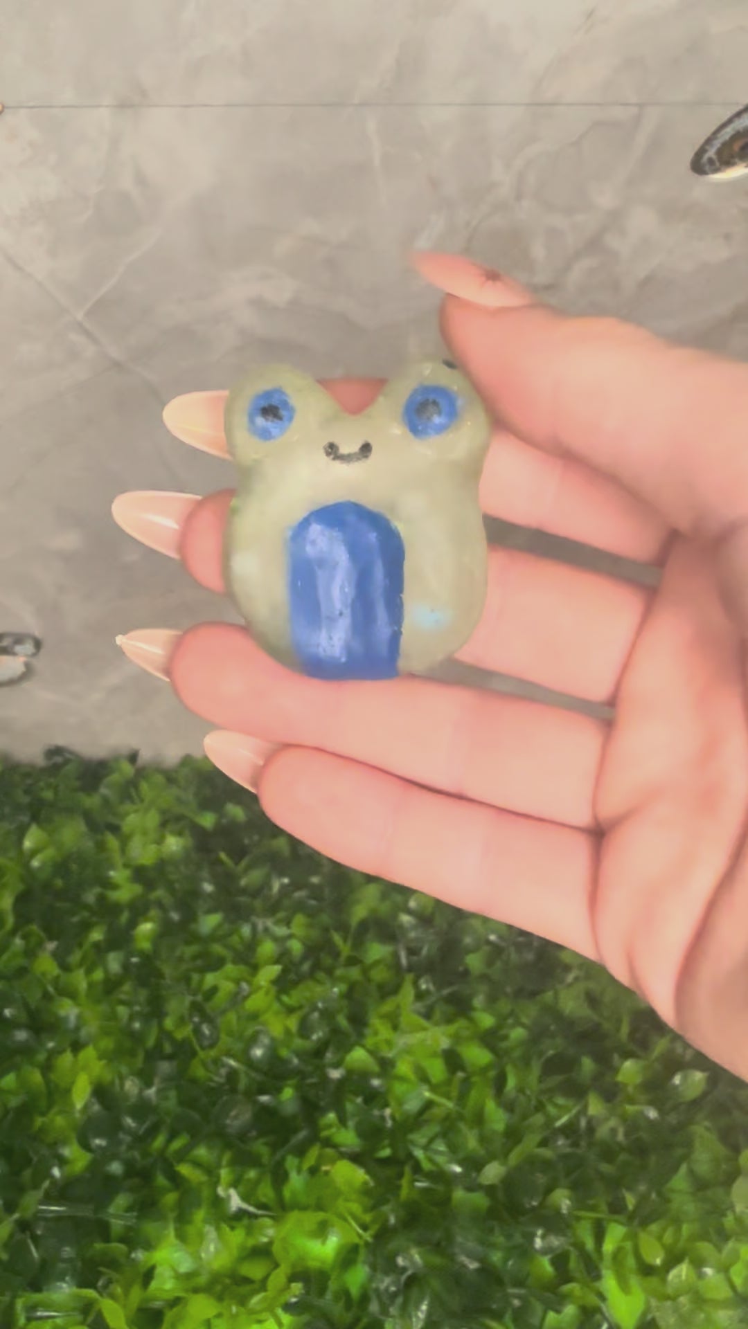 Frog worry stone